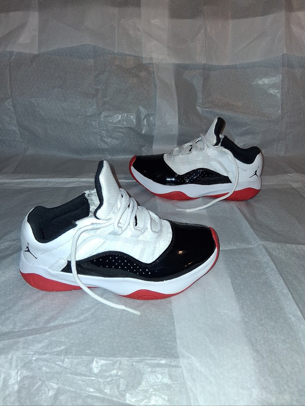 Jordan 11 CMFT Low Concord Bred Sneakers, Women 7.5